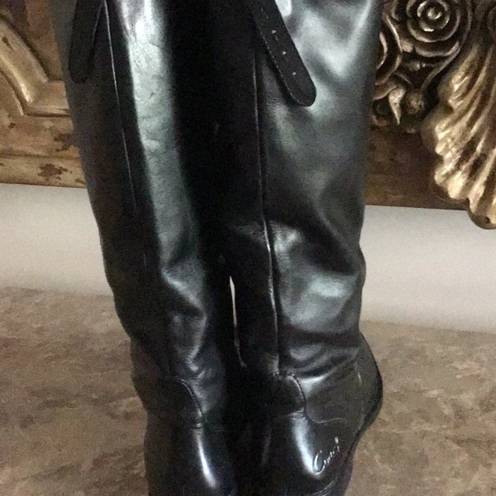 Boot - Picture 3 of 7